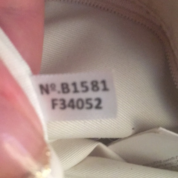 🎉Pretty,Flirty& Girly 🌺 HP🎉Coach Cora dome - Picture 7 of 8